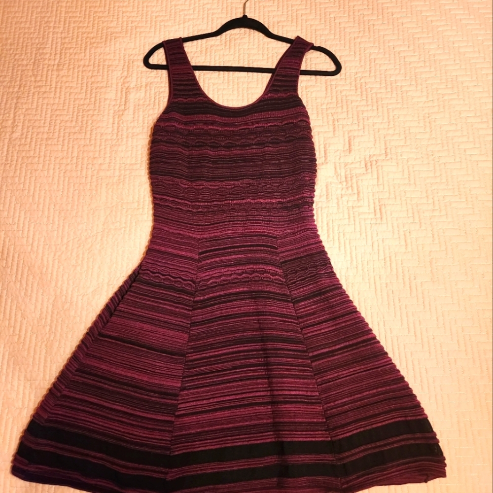 Jessica Simpson Sleeveless Sweater Dress. Size L